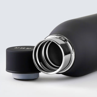 Close-Up Shot of the TRNR Bliss Bottle (Black) 600 ml | Opened Lid | Featuring Stainless Steel Double Insulation